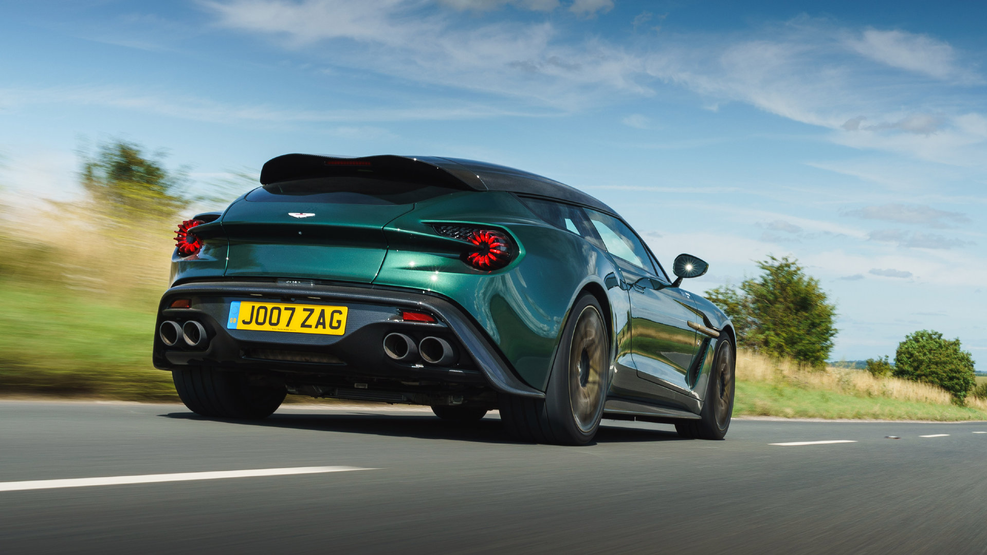 阿斯顿马丁高颜值猎装车,英国绿色很赞!