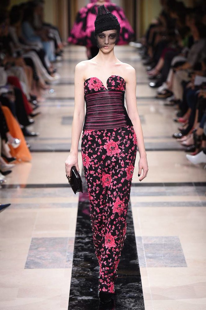模特美图:giorgio armani 时装秀,模特都有了一种神秘的美!