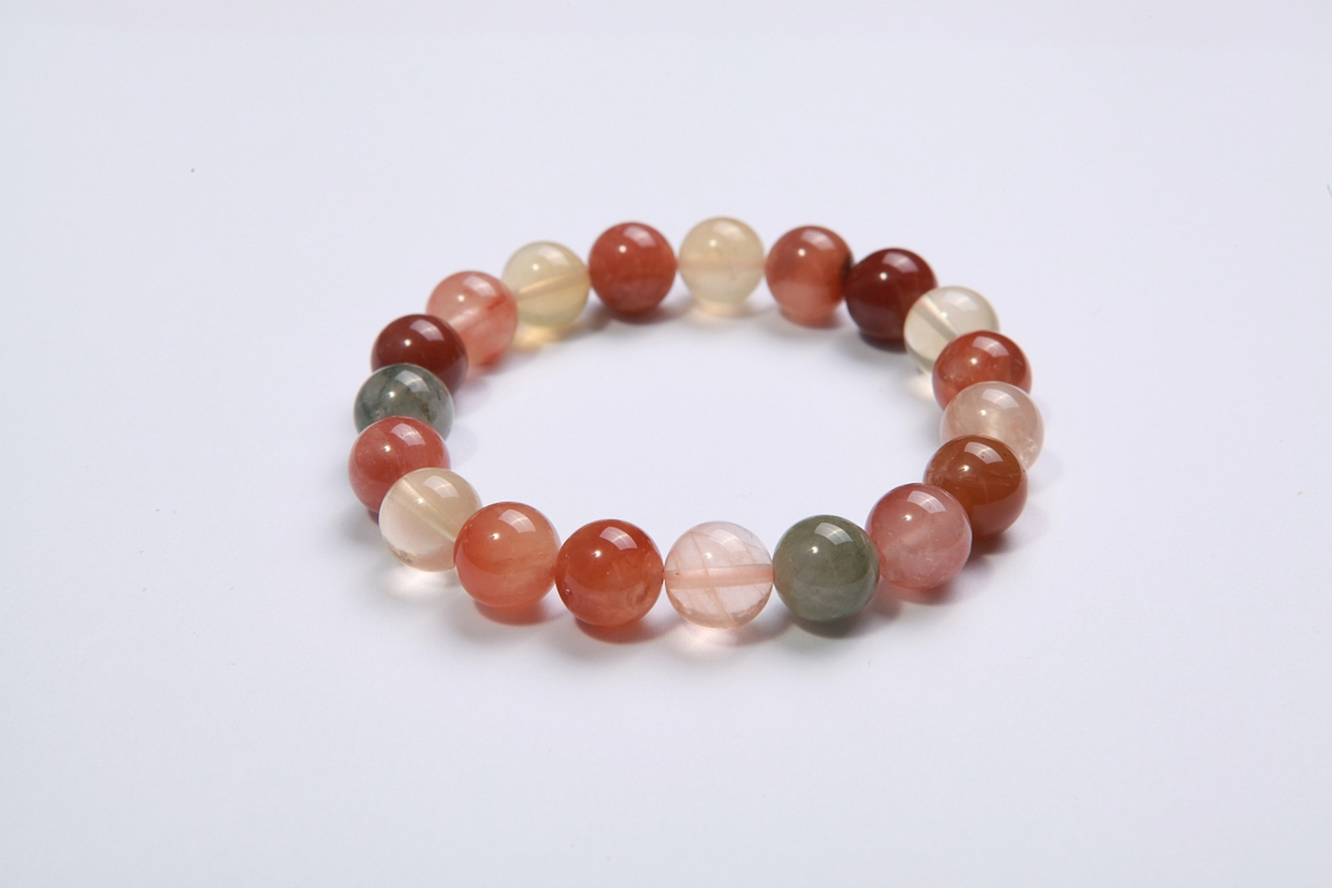 紫杉醇玛瑙是一种深紫色矿石,具有独特的纹理和图案.