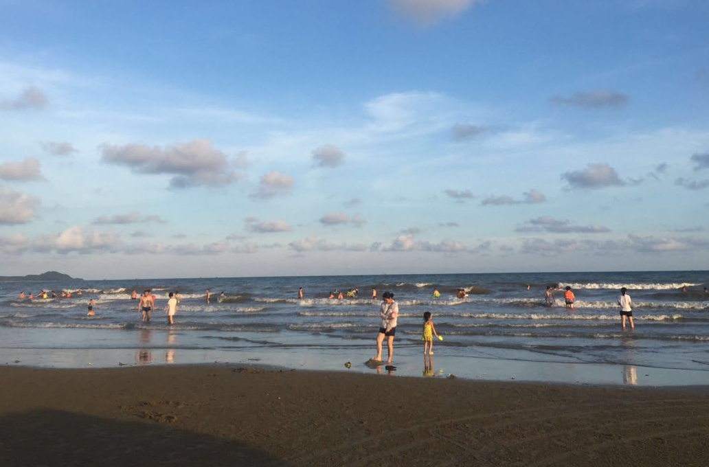 万尾金滩享受海上美景与惬意时光