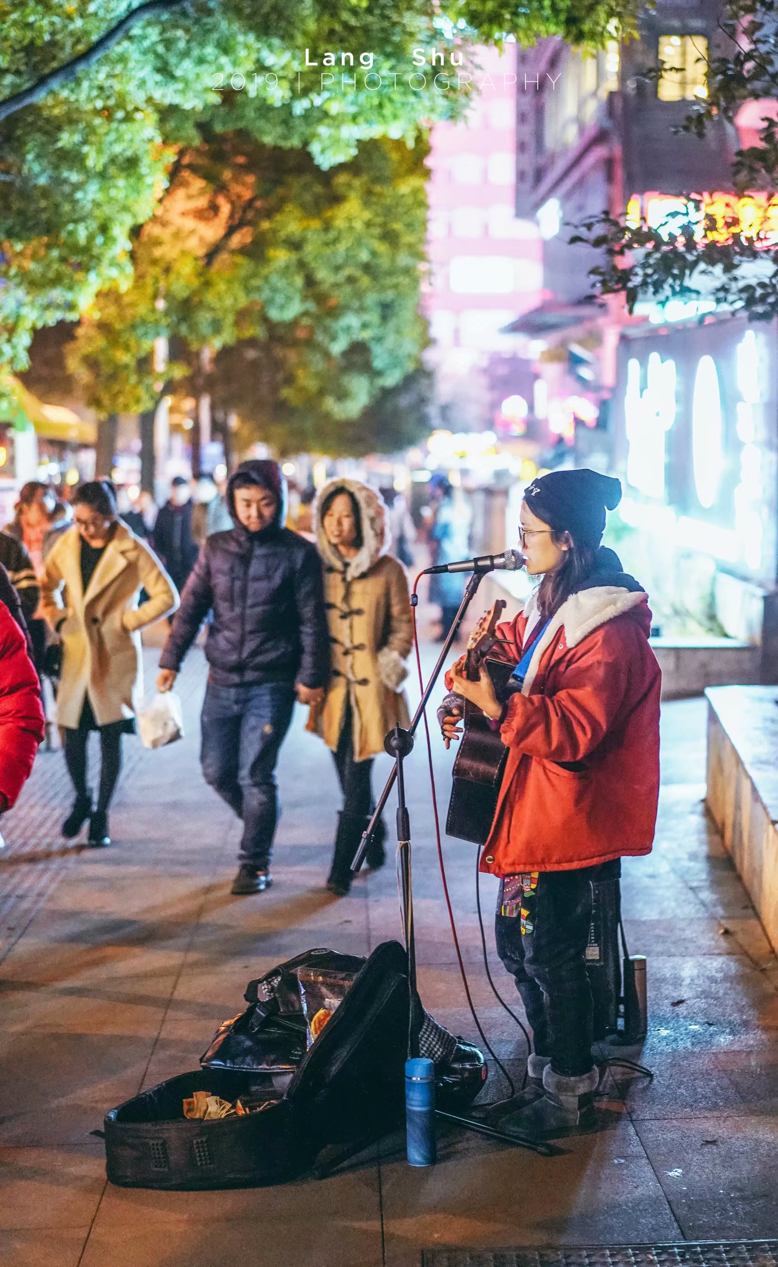 穿街走巷服装图片