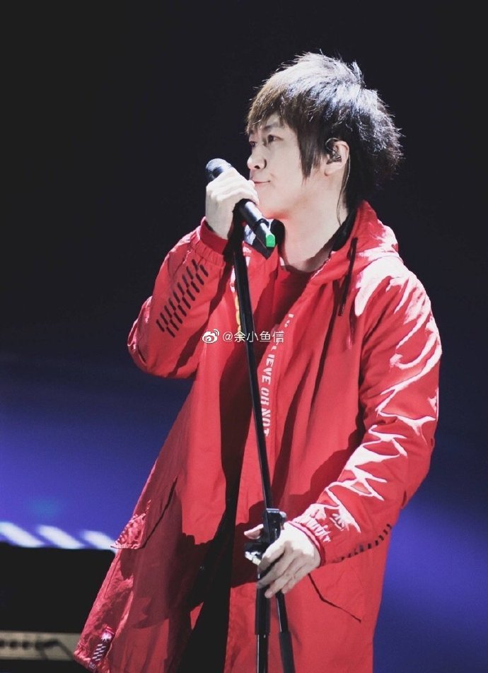 合在一起怎么就有点p的用力过猛的感觉,算了不管了陈信宏本来就好看!