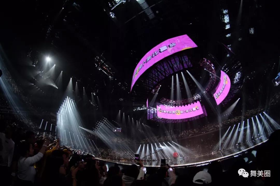 新鲜:江苏卫2019年舞美led大屏这样玩?