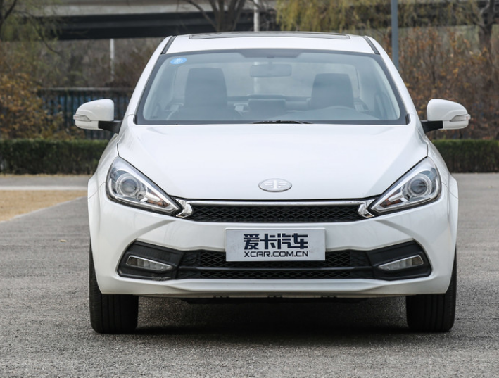 骏派a70外观比较犀利的,回头率很高,开出去不丢面子