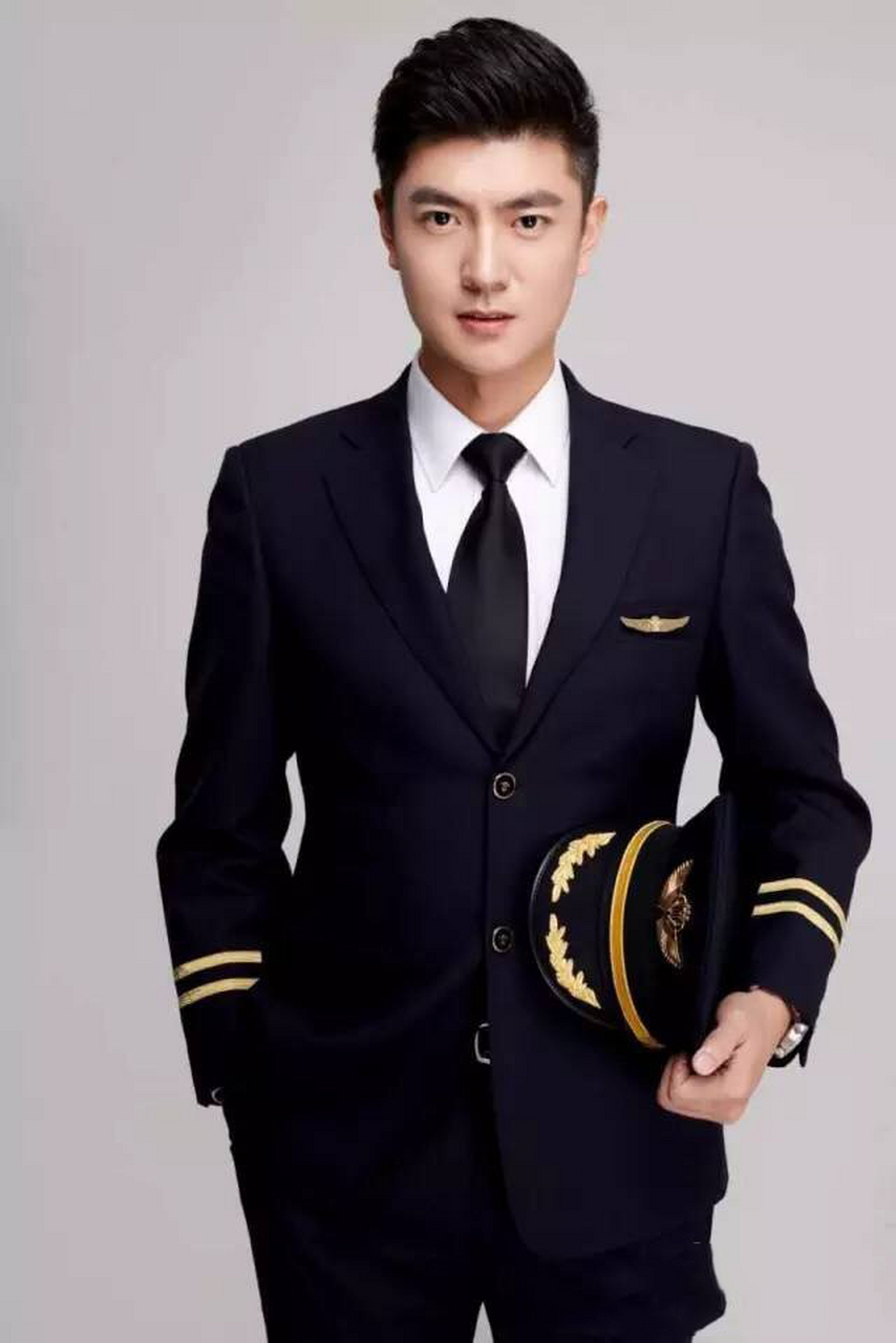 帅气的空少小哥哥走一波.