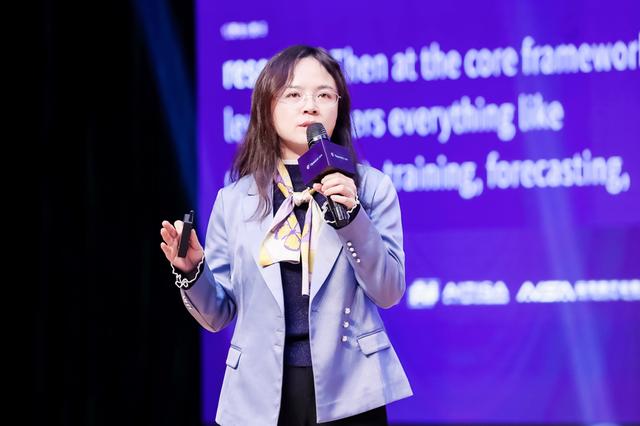 百度吴甜携飞桨深度学习开源平台亮相openi/o2019 启智开发者大会