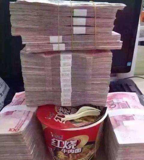 低调的隐形"炫富",让你的笑点无处可藏,网友:笑晕在厕所