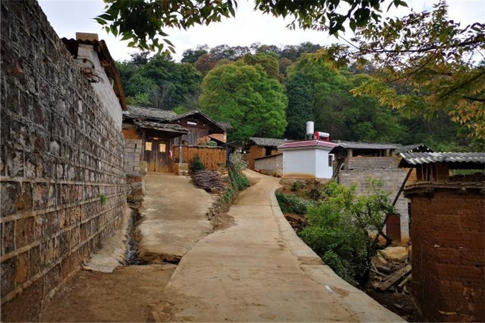 云南深山隐藏一座原始村庄,宛如世外桃源,风景格外美丽!