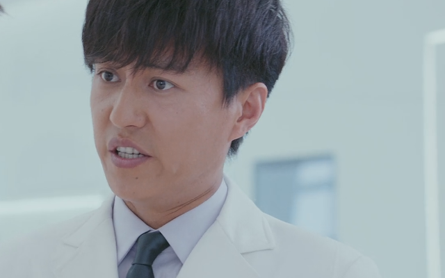 《恋爱先生》靳东的牙齿好白,网友:不愧是个牙医!