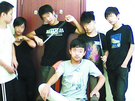 12岁男孩因吸烟被打持刀弑母:砍20余刀 事后假装母亲请假