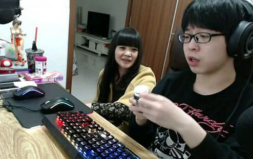 嗨妈很在意嗨氏,老婆和自己他选哪个,嗨氏用实际行动回答