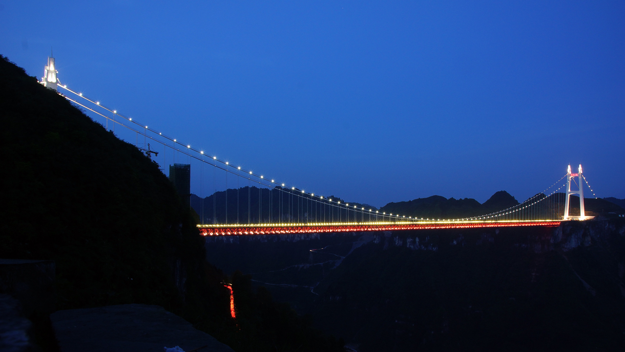 湖南最牛的大桥,耗资15亿人民币,如今却成了知名旅游景点!