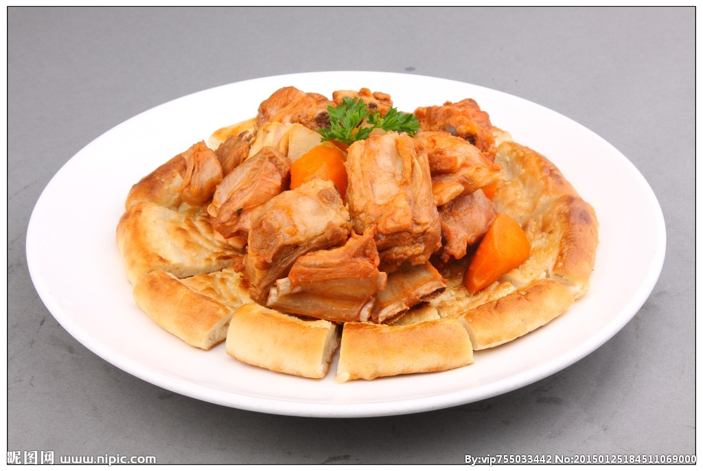 新疆名菜馕包肉,新疆馕遇上羊,就有了一道新疆美食"馕包肉"