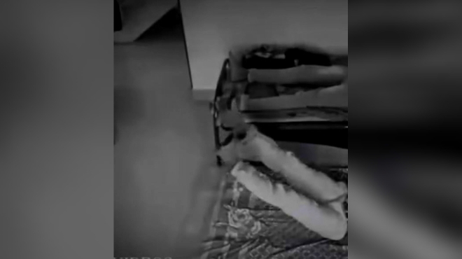 监控记录下的真实灵异事件,看的让人毛骨悚然 胆小勿入