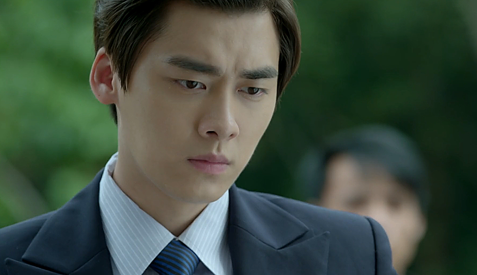 李易峰在《麻雀》中饰演的陈深,演技一直在进步!