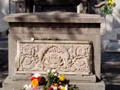 林徽因和梁思成葬在八宝山,同为建筑师,为何死后待遇截然不同?