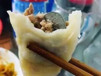 过年吃的"钱饺子"卡在气管浑然不觉|发烧咳嗽俩月才知道真相