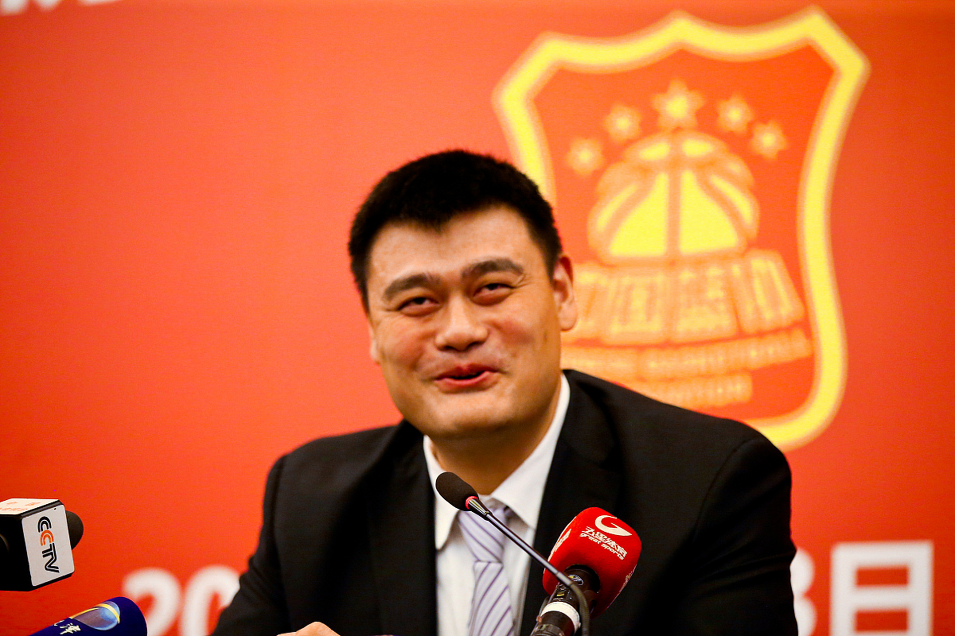 姚明正式卸任cba董事长|5件事  第一则是有关姚明的,他正式卸任cba