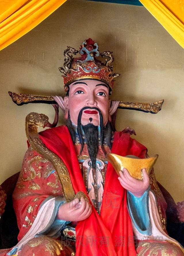 沧州这个财神庙,2个武财神1个文财神共处一室,善男信女该拜谁呢