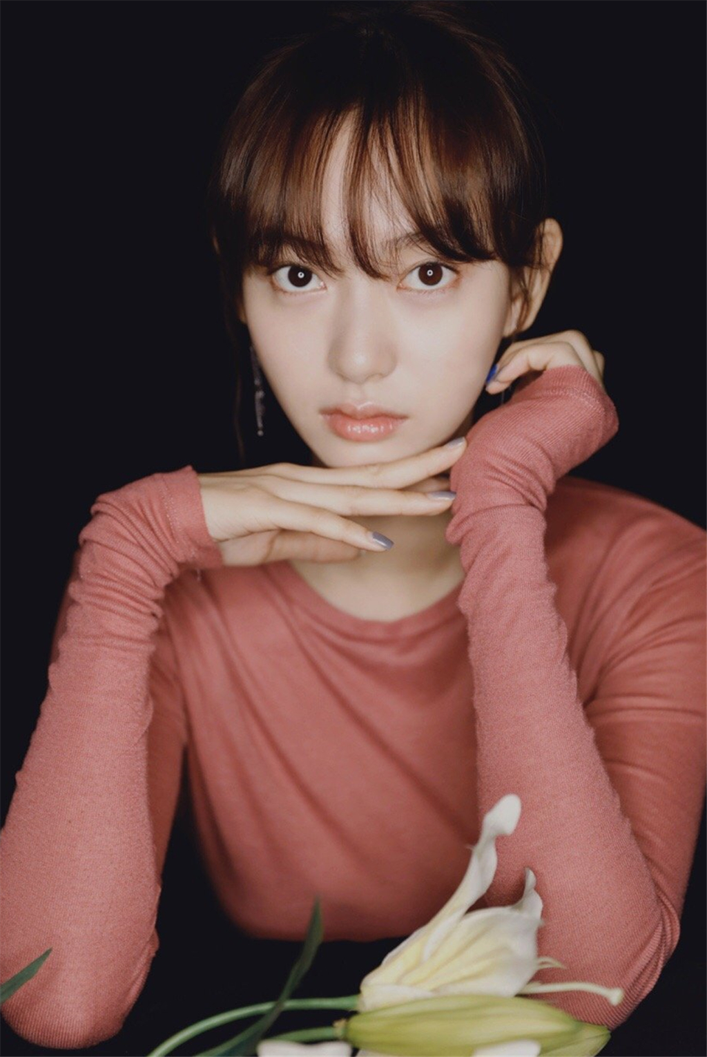 陈雨锶,甜酷的闪光女孩,在《十二谭》中饰叶丽娜