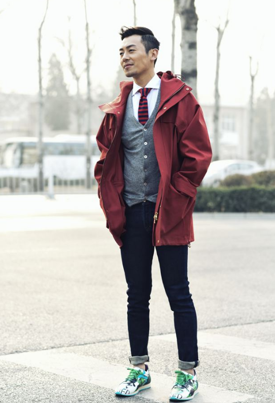 "行走的荷尔蒙"朱亚文,35岁的他颜值在线,穿衣风格显"型男"