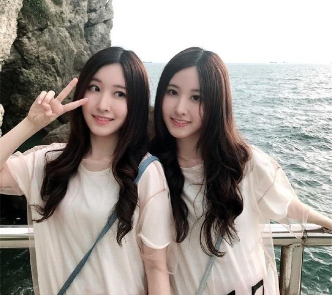 台湾最美双胞胎考上清华大学了!晒合影,肤白貌美大长腿吸晴!