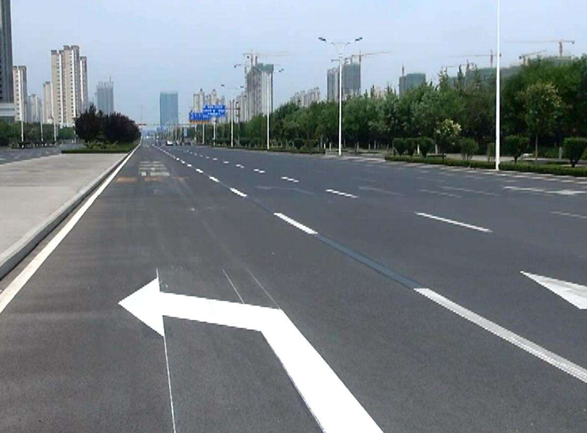 交警友情提示:左转标志在这个位置,如果掉头直接扣六分!