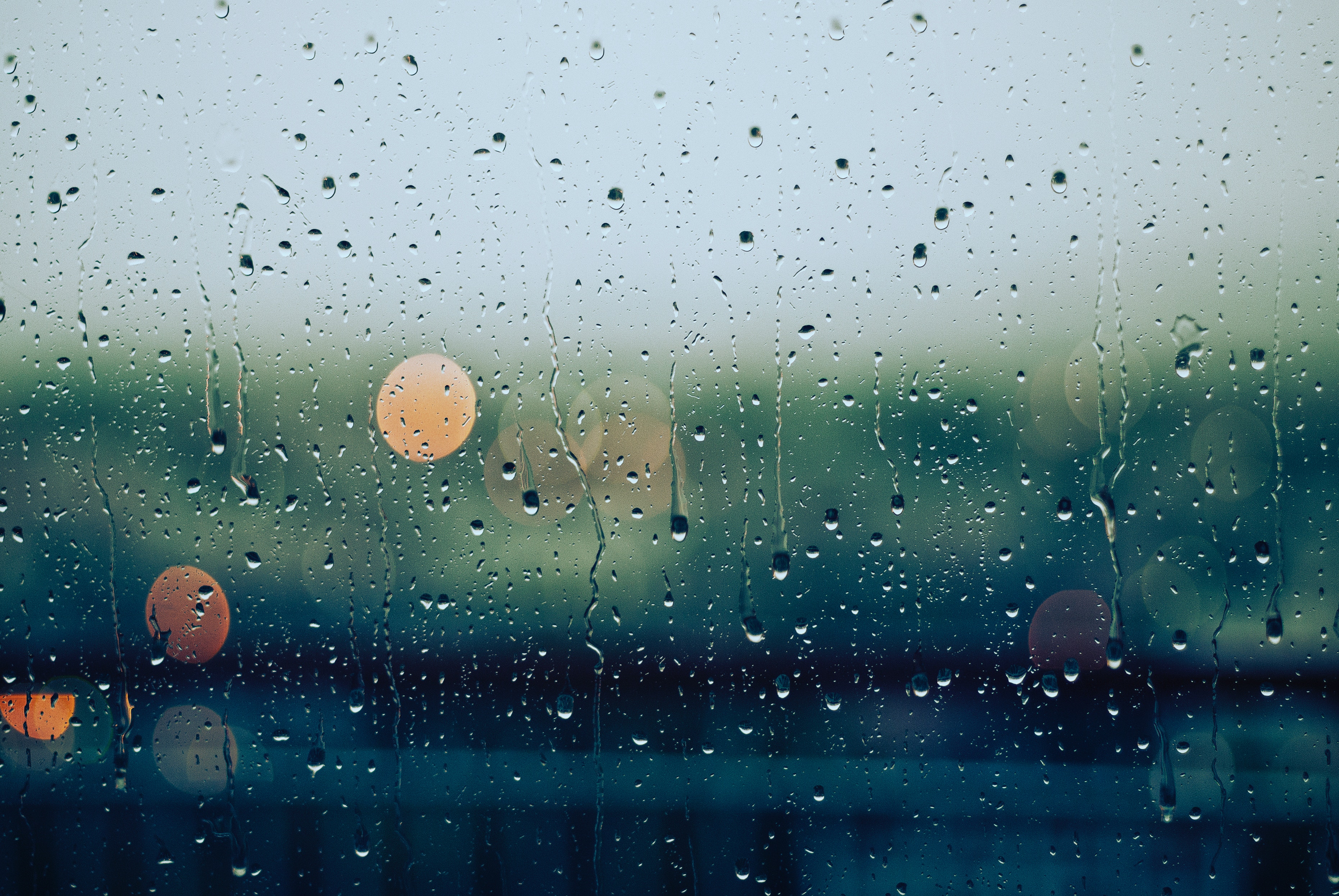 阴天下雨壁纸图片