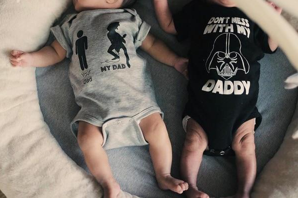 五月天玛莎老婆晒龙凤胎可爱背影照,曝光豪宅内景令人羡慕