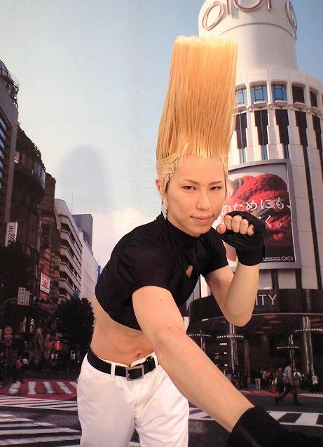 杀马特发型,是赢不了扫把头的! 转载自百家号作者:cosplay小学妹