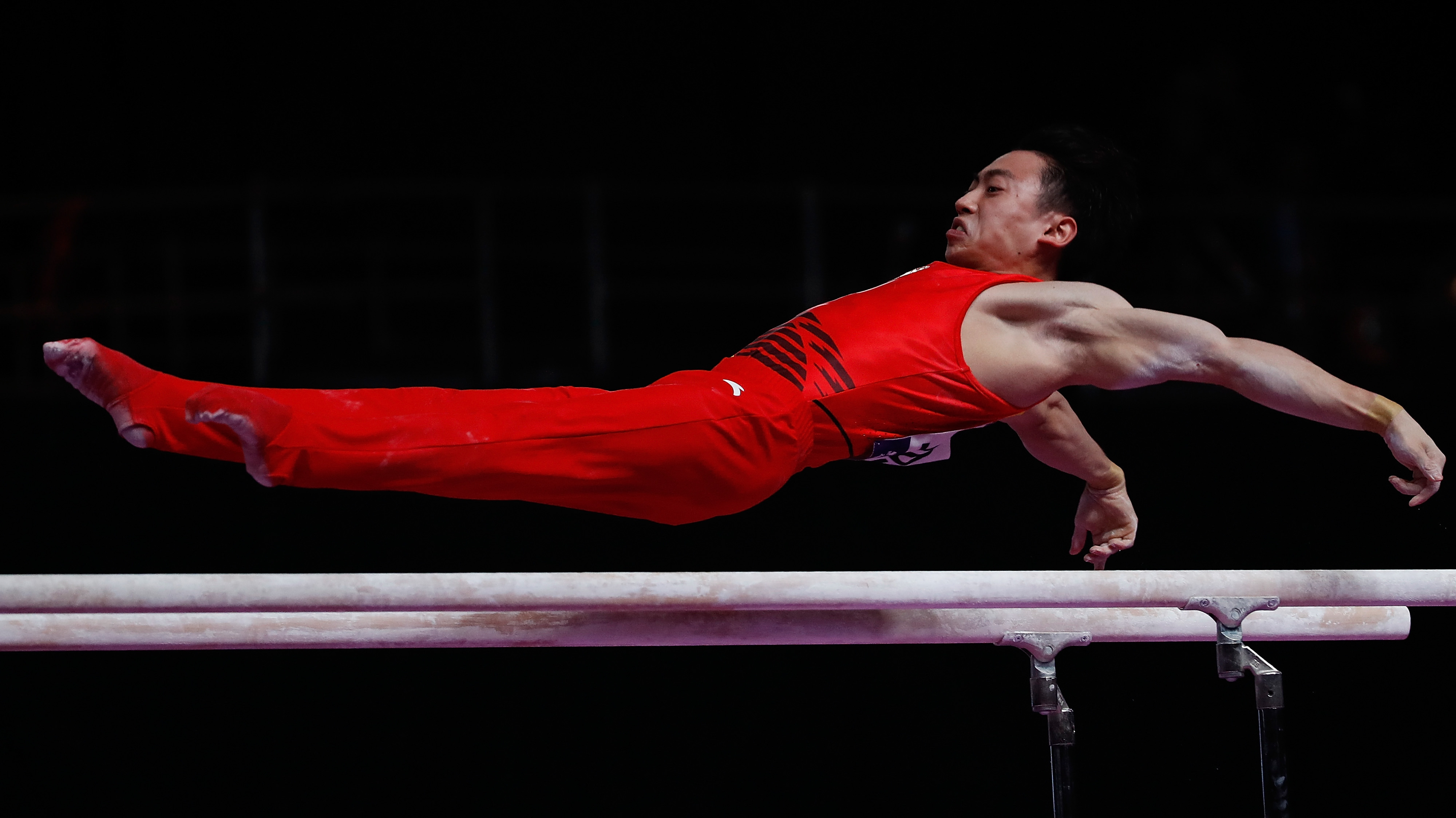 中国男子双杠运动员图片