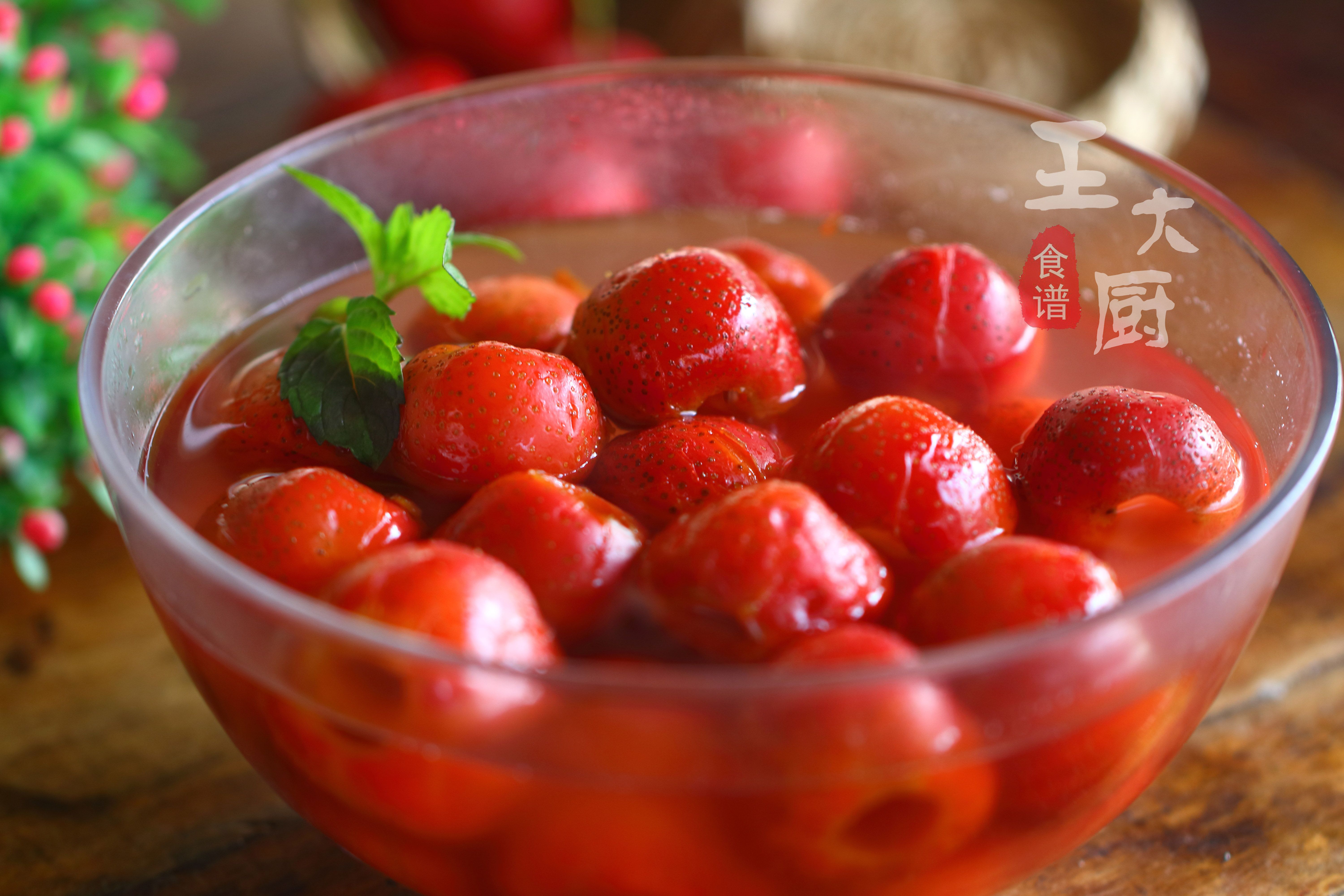 山楂罐头在家自己也能做,酸甜可口,好吃开胃,简单好做很实惠