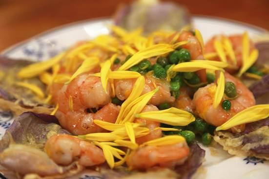 美丽的鲜花也能做成菜!教你做一道茉莉花炒牛肉