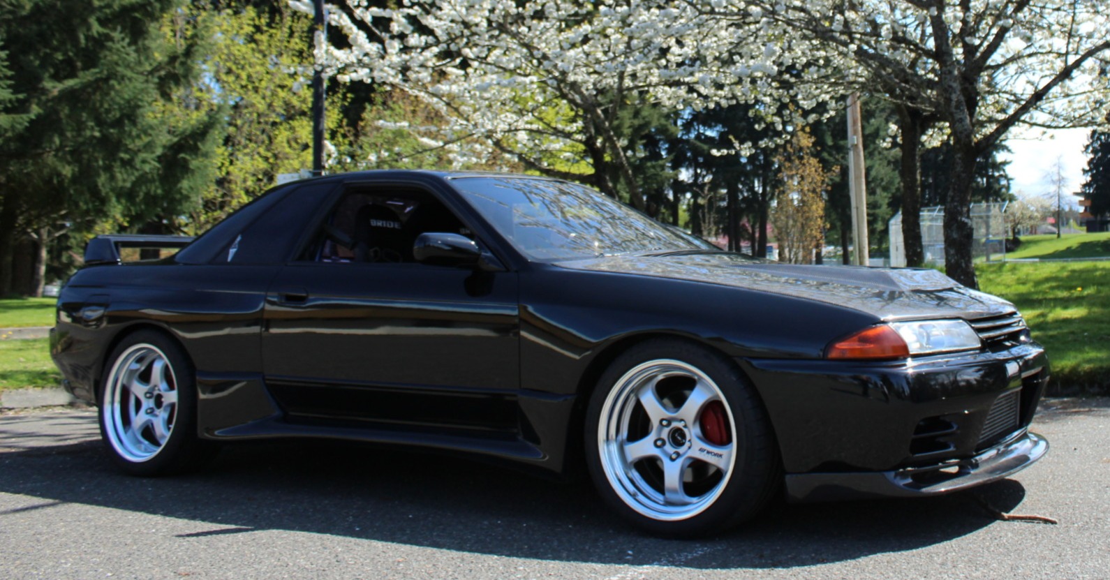 请你欣赏:1989年生产的日产gt-r,看看二十年前的东瀛战神