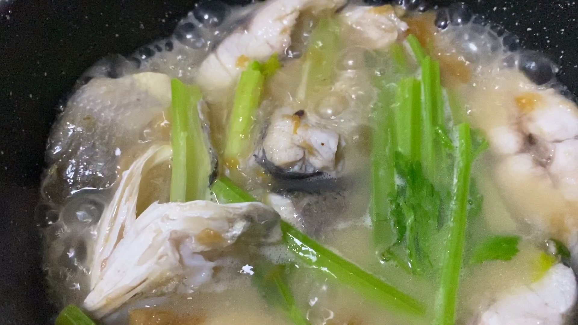 潮汕风味咸梅煮午笋鱼,梅子的咸酸与鱼的结合,鲜得到质的提升