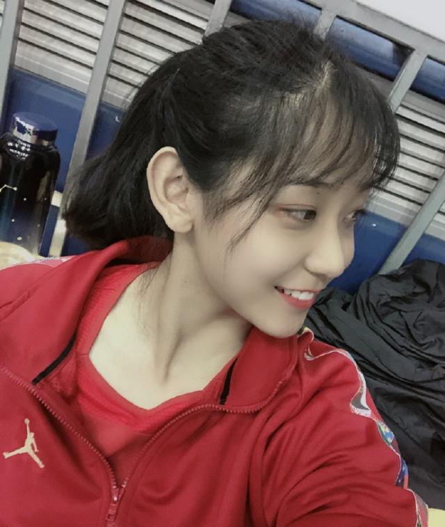 新晋排球女神——王佳筝,身材,气质都美到过分!