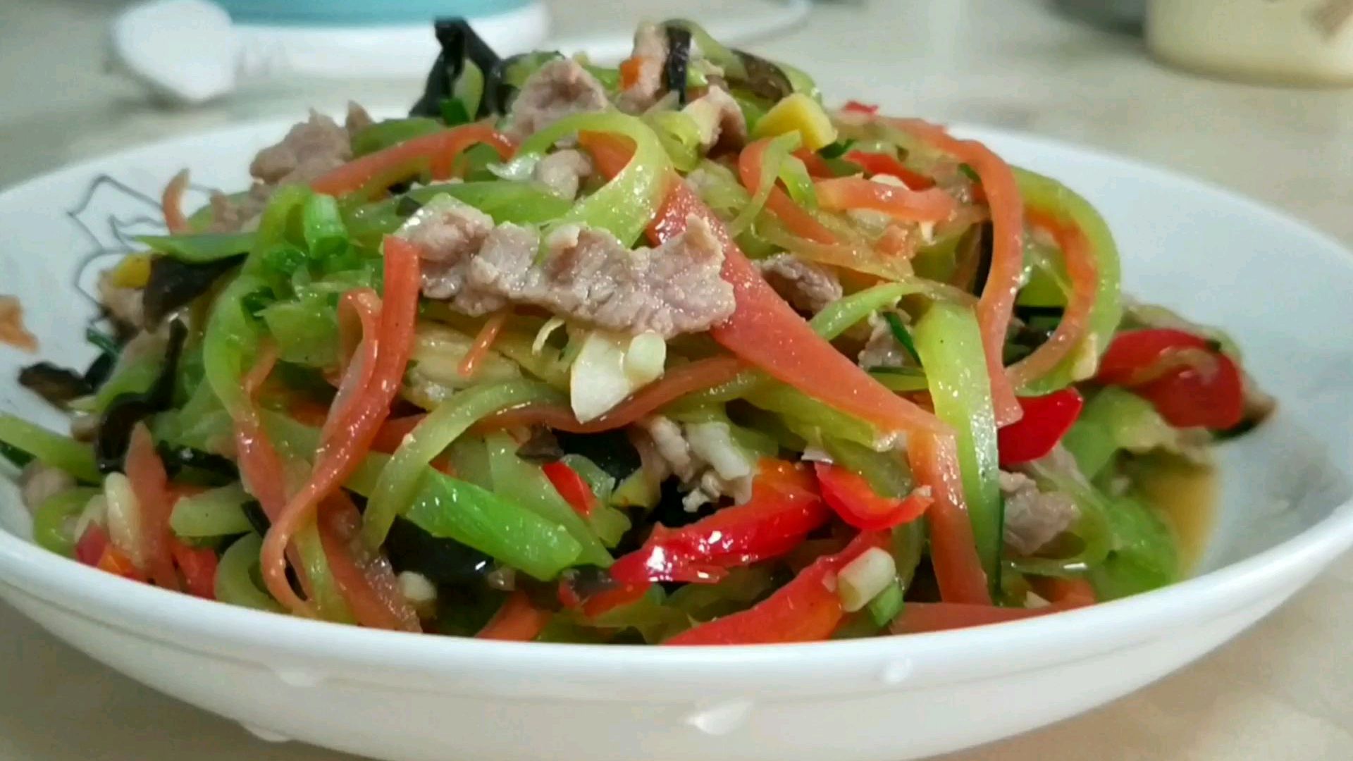 莴笋肉丝家常做法,口味脆爽,好吃的停不下来