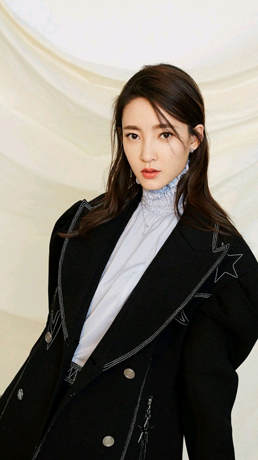 王丽坤高清壁纸 略施粉黛 优雅别致