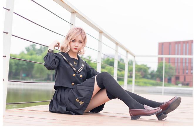 绝对领域,男孩子最好还是不要点开的,这是妈妈和我说的