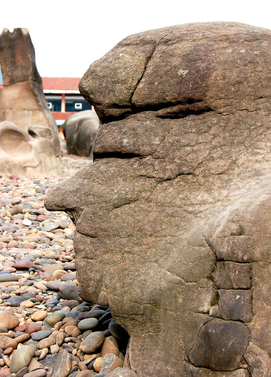 三亚通报城管收走孩子作业桌#