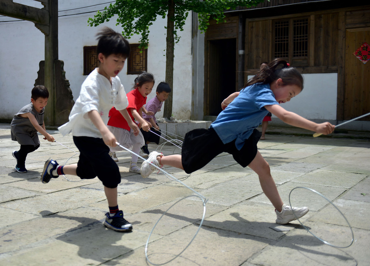 乡情散文:滚铁环