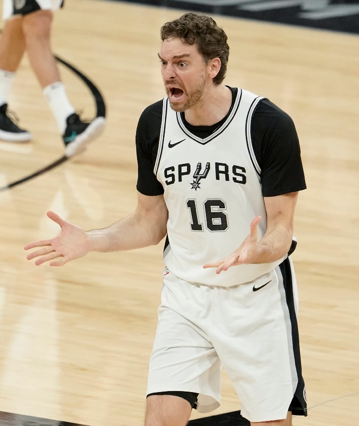 加索尔同马刺达成买断 或将加盟雄鹿