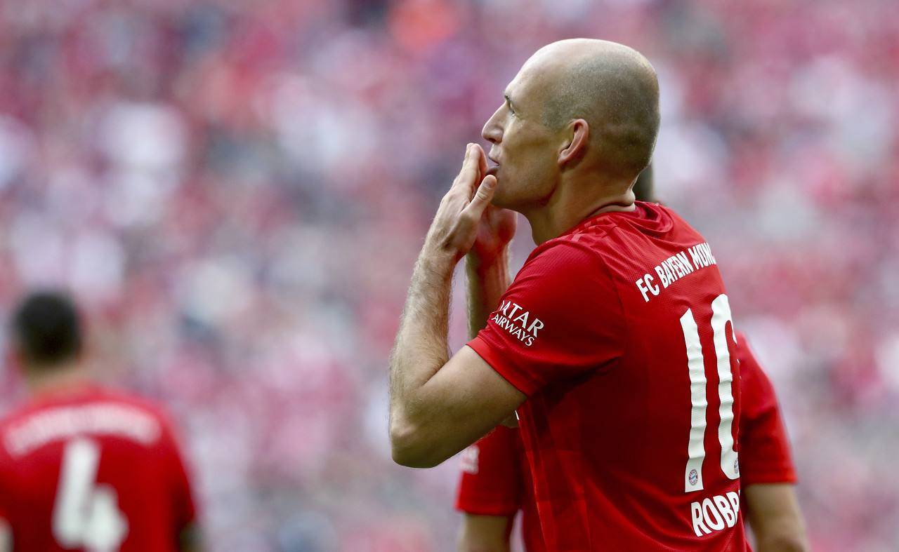 罗本宣布退役,球迷:刚从酒吧出来,转身又进去了