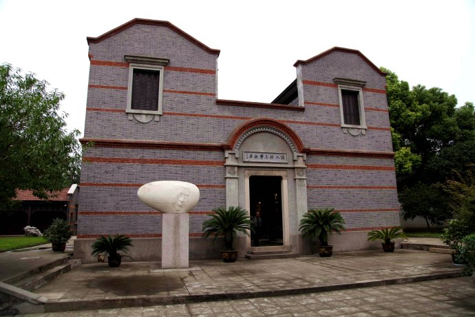 初嫁风光无限,再婚"当头棒喝"——陆小曼的两次婚礼