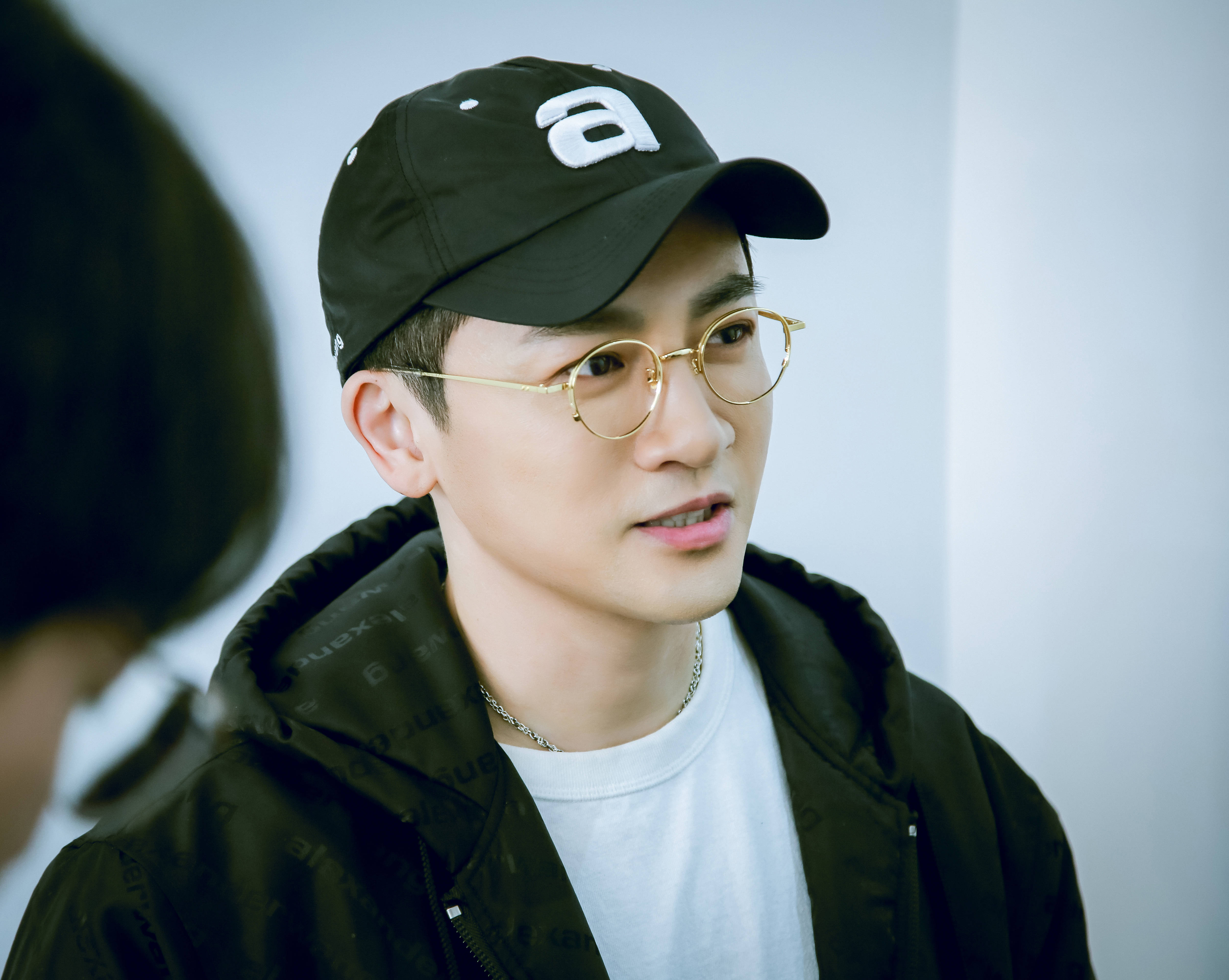 创2官宣,热巴拉高颜值,胡彦斌成最年轻导师 网友却不认得他!