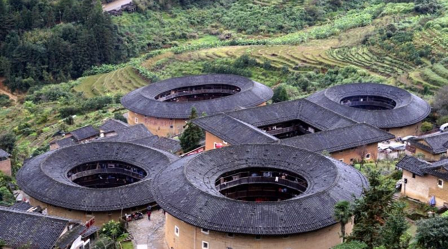 中国传统民居的瑰宝,不用钢筋水泥铸就的客家土楼600年屹立不倒