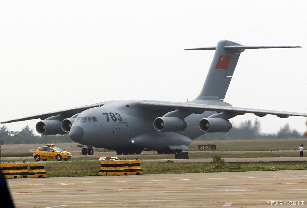 运-20"鲲鹏"大型军用运输机