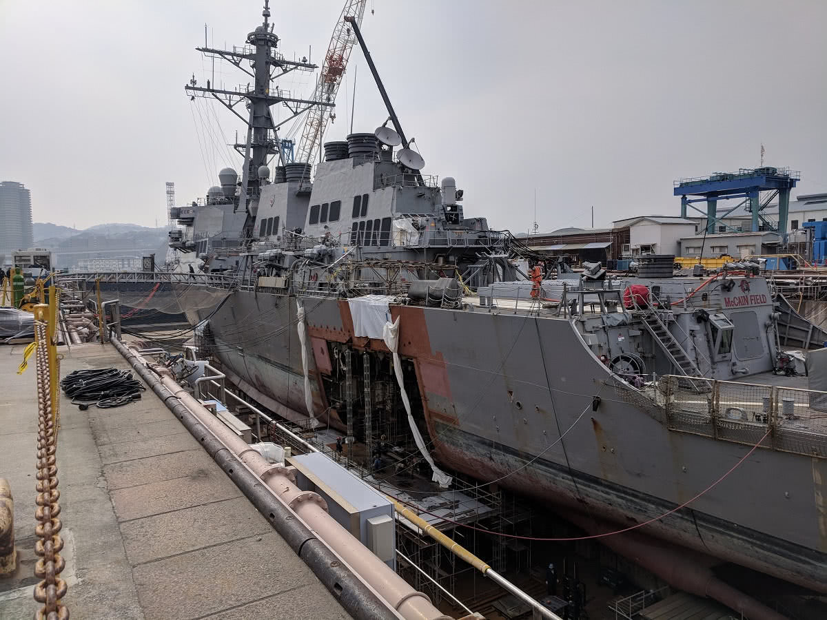 美军这艘战舰完成10个月维修离开干船坞 距被撞已过去15个月