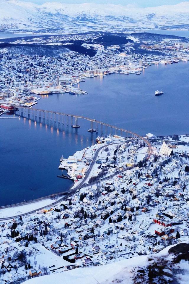 特罗姆瑟,一座被极光凝固住的蓝夜城市,没想到还有点萌萌哒