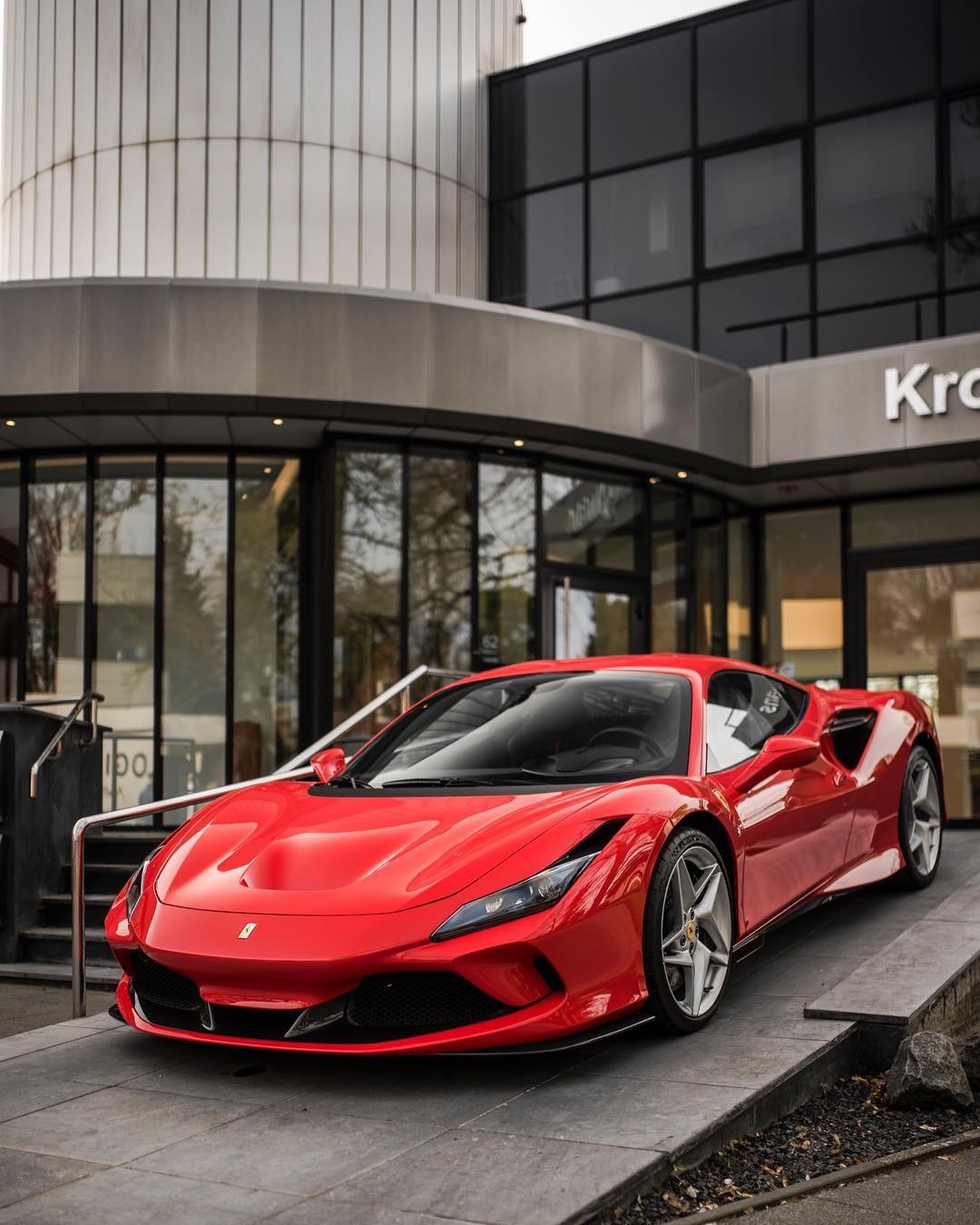 全新法拉利f8 tributo